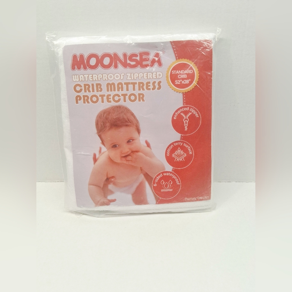Moonsea Waterproof Zippered Crib Mattress Protector White Standard Fit 52x28 NEW